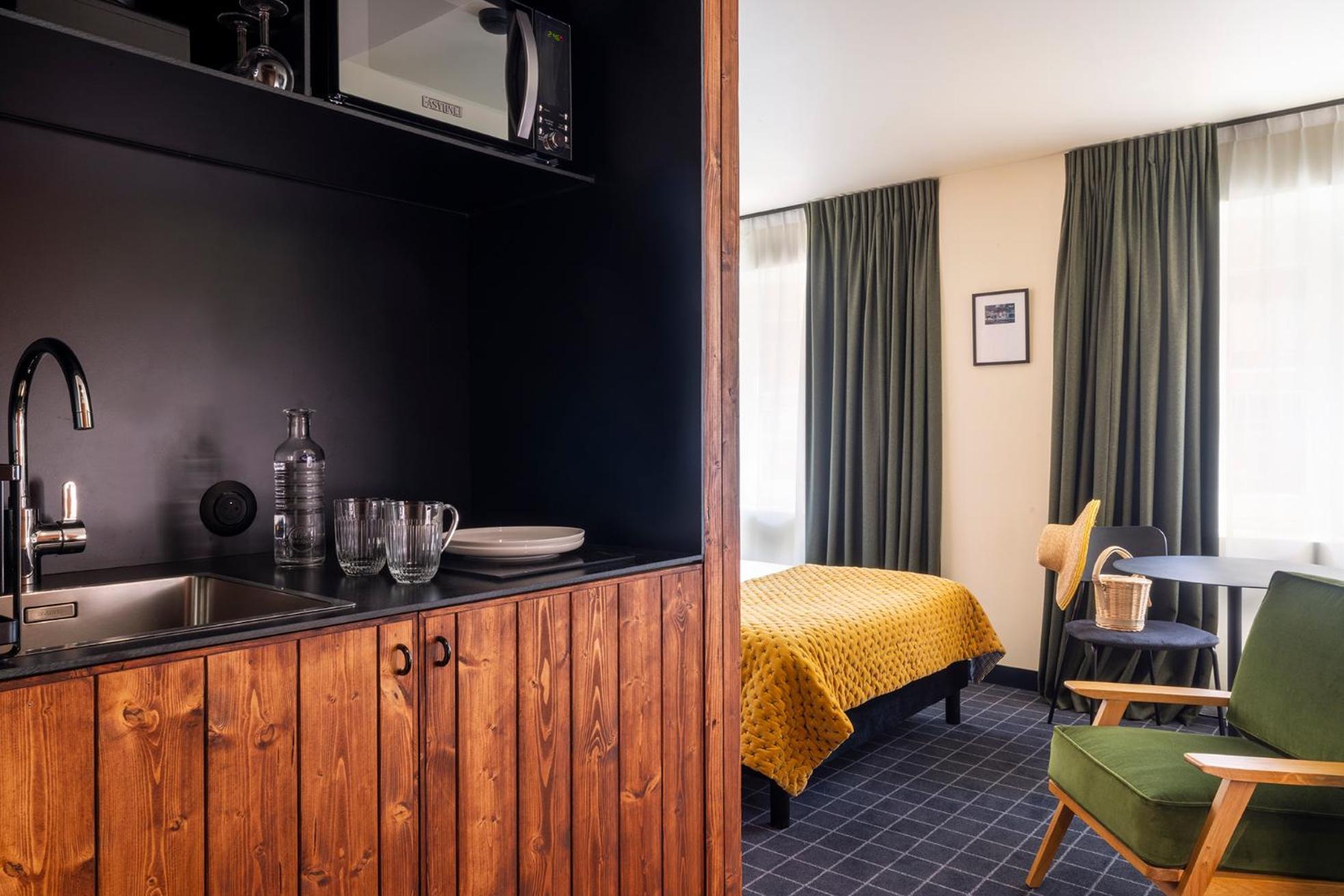 Western Cargo Hotel